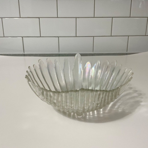 VTG Glass Shell Shaped Footed Bowl Scalloped Edge Fan Shaped - Picture 6 of 8